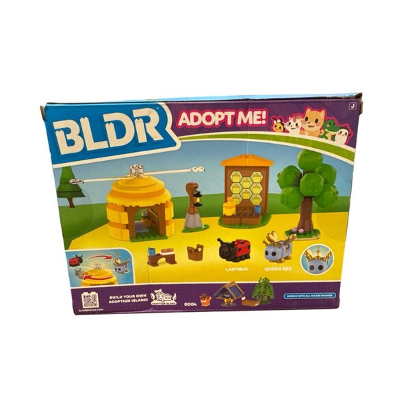 BLDR Adopt Me! Coffee Shop Interior with Queen Bee Building Set - Picture 3 of 7